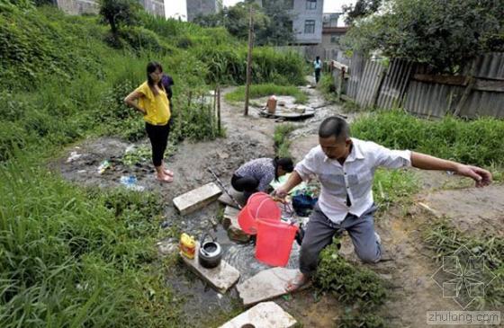 150蓄水池cad资料下载-自卫村水库见底 6000村民吃水难