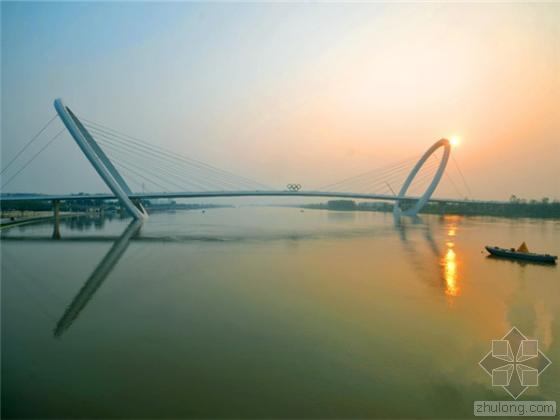 主跨270斜拉桥资料下载-长江上首座步行桥“南京眼”设计理念揭秘