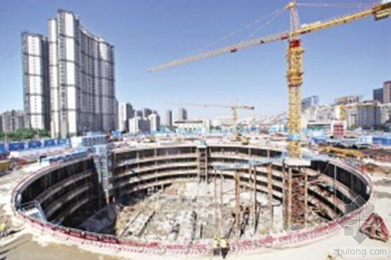 建筑结构设计深基坑资料下载-天津周大福金融中心 挖负32.3米最深基坑