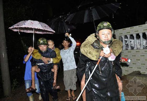 水库降水方案资料下载-海南万宁强降雨致32座水库泄洪 2500人转移