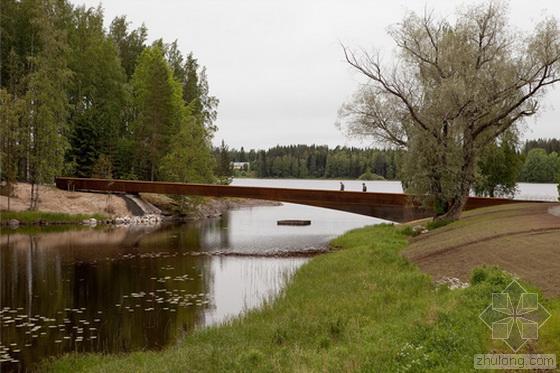 景观木桥结构资料下载-与自然完美“融合”的Gösta木桥