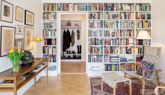 单人公寓户型资料下载-瑞典25坪“海量藏书”小家庭公寓