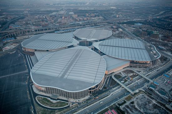 网架会展中心资料下载-世界最大会展综合体——国家会展中心（上海）竣工