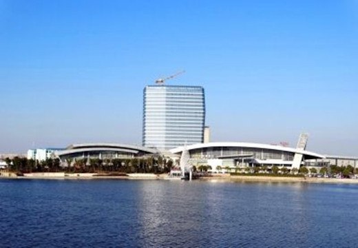 会展配套酒店资料下载-扬州5.5亿国展中心配套酒店主体建成 将成标志性建筑