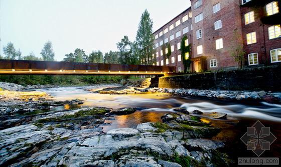 人行桥改造资料下载-挪威“流动”着的考顿钢板人行桥