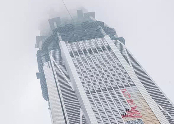 深圳第一高楼直耸入云 近600米主体即将完工-建筑施工新闻-筑龙建筑施工论坛