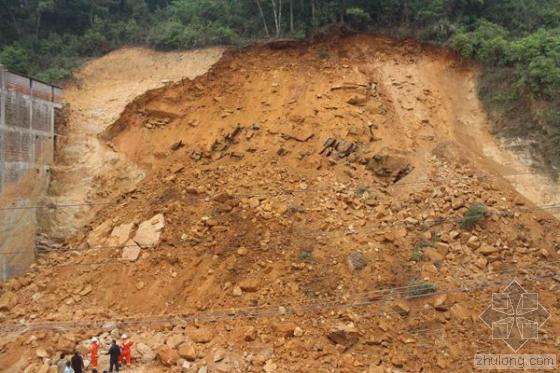 [分享]地基施工遇滑坡 6人成功逃生1人不幸身亡