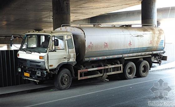 SU水车模型资料下载-垃圾场伪装“洒水车”偷排污水