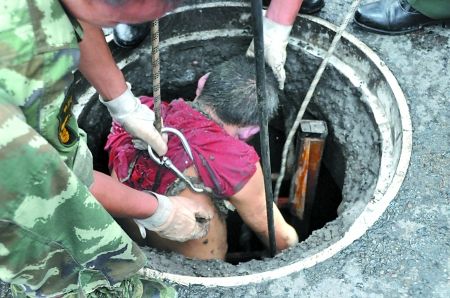 [分享]幼童坠井事故频发 敲响施工安全问题