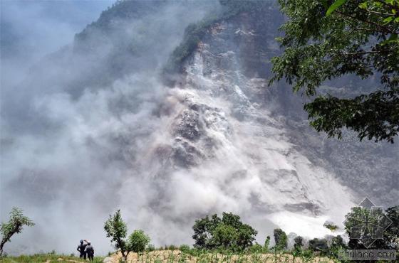 实拍尼泊尔山体滑坡灾难场景 山崩地裂