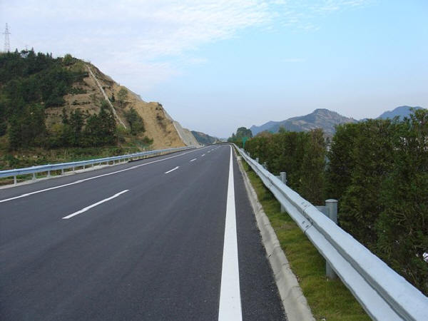 公路水泥混凝土路面施工技术细则资料下载-JTG/TF20一2015公路路面基层施工技术细则8月实施