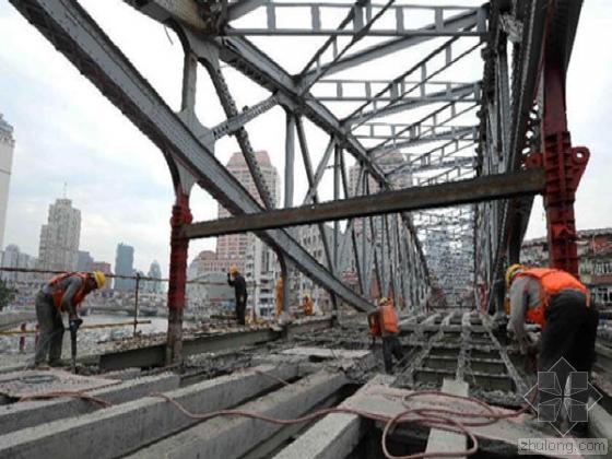 上海百年老桥整桥“乾坤大挪移”（组图）-上海百年老桥 鱼腹式简支梁钢桁架式老桥