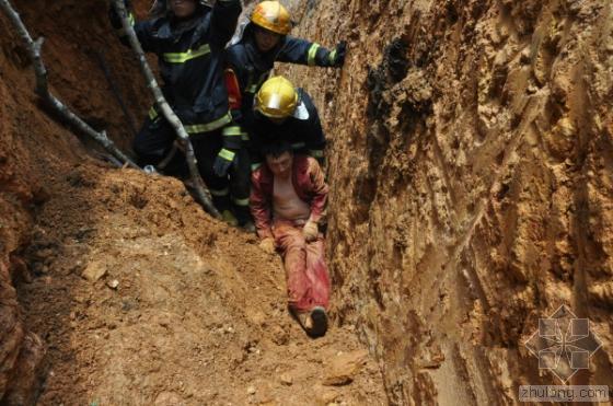 道路塌方挖土资料下载-澄迈勘查项目塌方 4人被埋