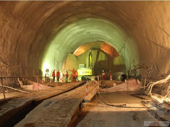 隧道开挖创新资料下载-宝兰高铁隧道攻克黄土高原多项地质难题