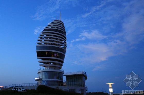 迪拜的迪拜帆船酒店资料下载-日照地标建筑外形酷似迪拜帆船酒店