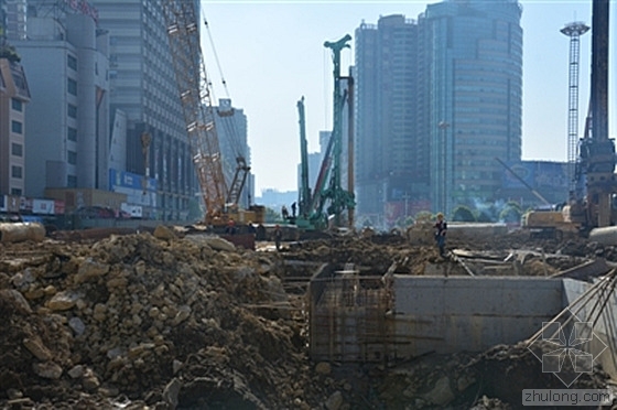 房屋建筑主体结构施工资料下载-贵州钟山大道地下空间项目正进行主体结构施工