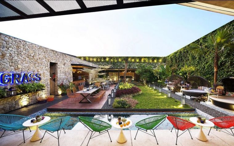 这个设计师将餐厅打造成了一个“热带天堂”