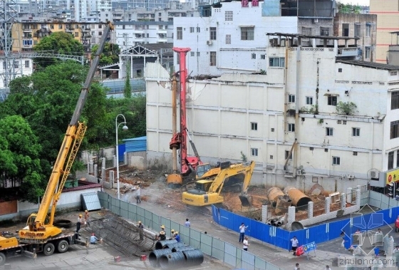 房地产企业安全应急预案资料下载-南宁一工地施工器械倒塌砸中民房损坏严重