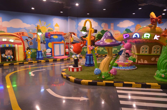 500平方米的室内空间资料下载-开发商角逐儿童娱乐市场  新城“叫板”万达