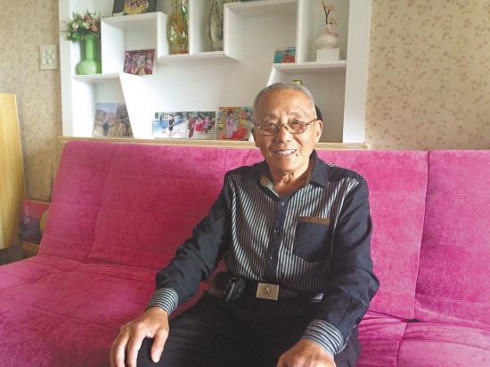 安全监理工程师查询资料下载-台州80岁考霸考3个大专毕业证 获监理工程师职称