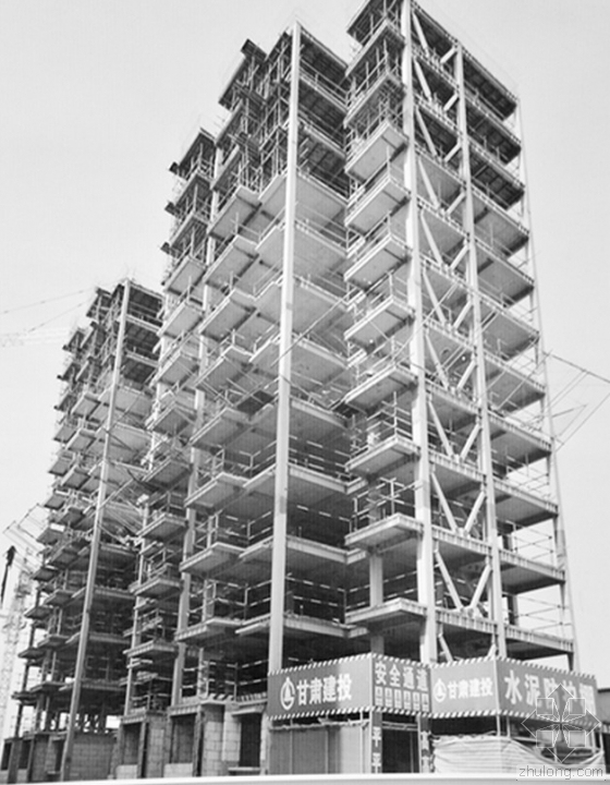 钢结构模块化房屋资料下载-甘肃首栋钢结构住宅楼封顶 全程预制构件搭建而成