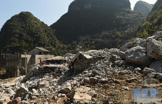 崩塌设计报告资料下载-广西都安大年初一发生山体崩塌 6人被埋身亡