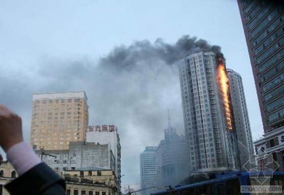 哈尔滨一在建住宅楼起火 起火原因正在调查中-哈尔滨市一在建住宅楼发生火灾