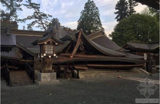 大学宿舍层高资料下载-日本熊本县接连发生地震 千年阿苏神社垮塌