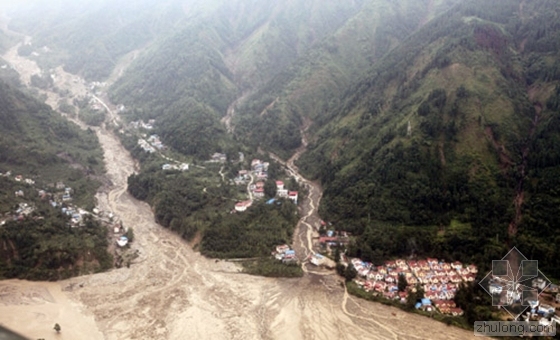 汛期地质灾害防灾预案资料下载-我国今年已发生地质灾害711起 造成70人死亡失踪