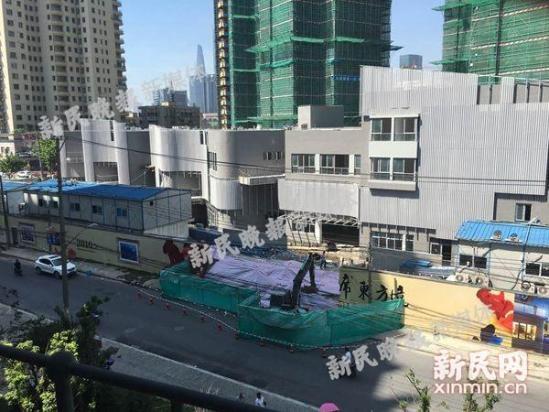 围墙su设计图资料下载-上海杨浦区一在建工地围墙倒塌3人身亡 原因正调查