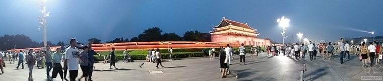 现代建筑与传统民居资料下载-城市、建筑与人