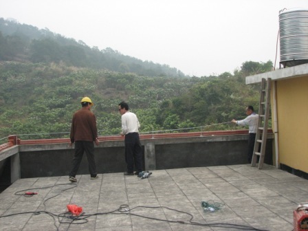 引下线焊接要求资料下载-防雷引下线四周均匀布置，中间部位可否引下？