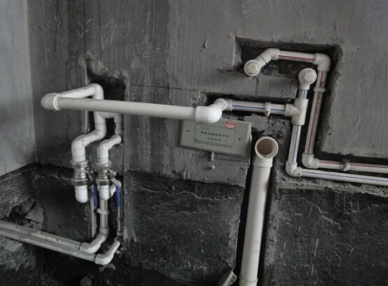 管道配件重量资料下载-高层建筑给水排水管道安装