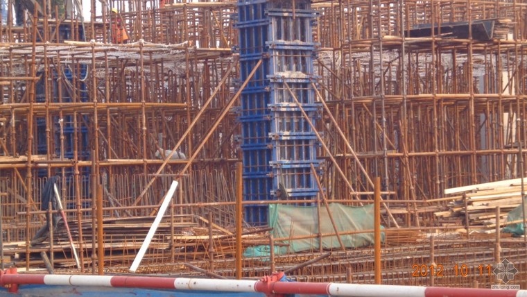 查看详情       超高墙柱清水混凝土模板