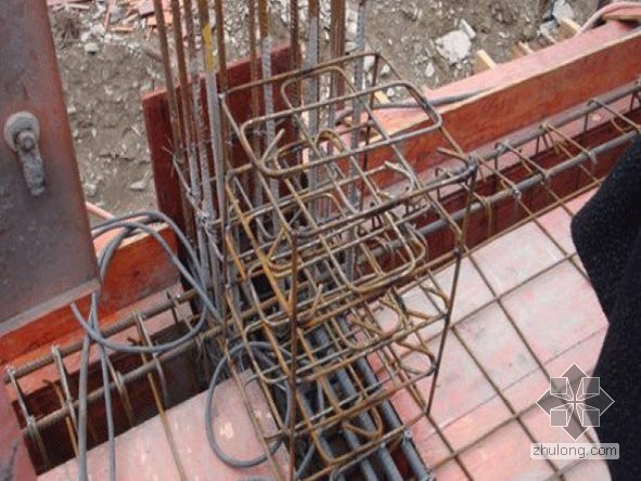 混凝土梁柱设计过程资料下载-结构柱顶端800～1000长段混凝土离析处理方法