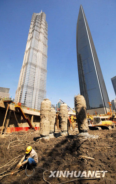 上海中心大厦地基浇灌图片