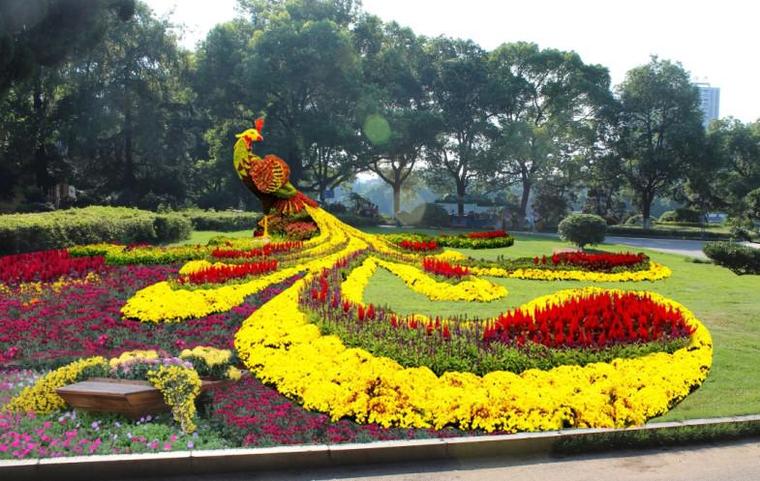 SU花箱组合资料下载-立体花坛成为城市绿化主角