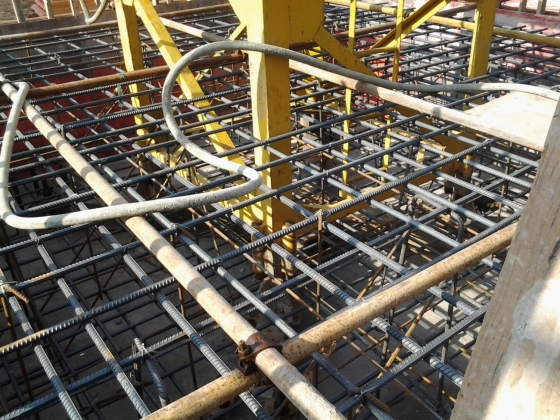 塔吊基础预埋螺栓偏位后的处理方案,由谁来认可?