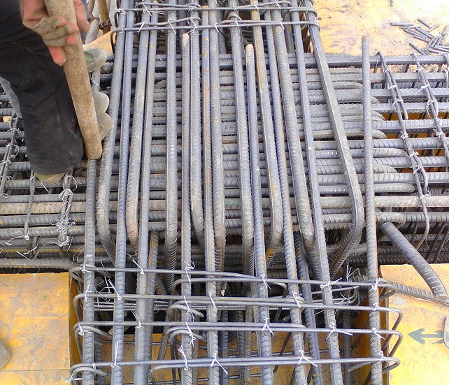 逆作法的首层框架梁安装现场请大家点评