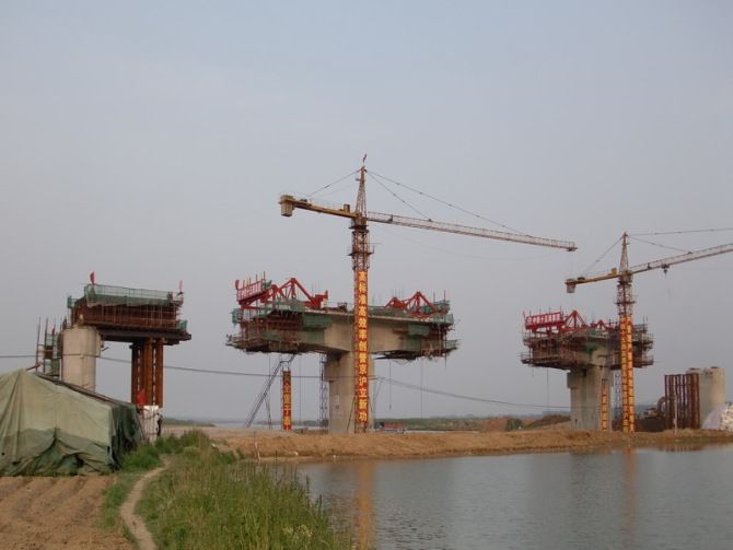 京沪高铁建设剪影——连续梁桥悬臂施工过程