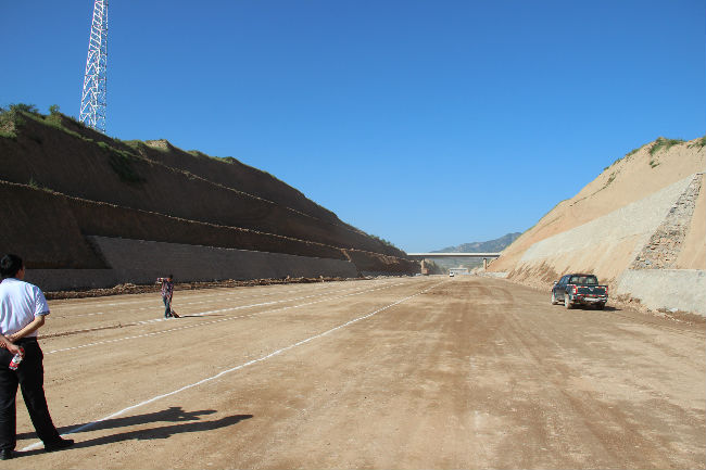 高速公路路基施工实录之一