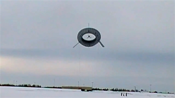两相电机改发电机资料下载-[最新研发]美国天空巨型飞艇风电机