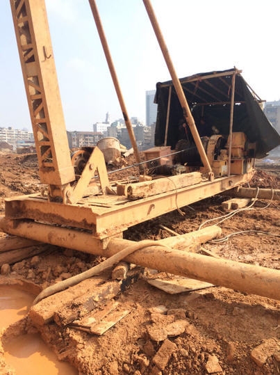 施工班组图资料下载-基坑开挖遭遇降雨（组图）