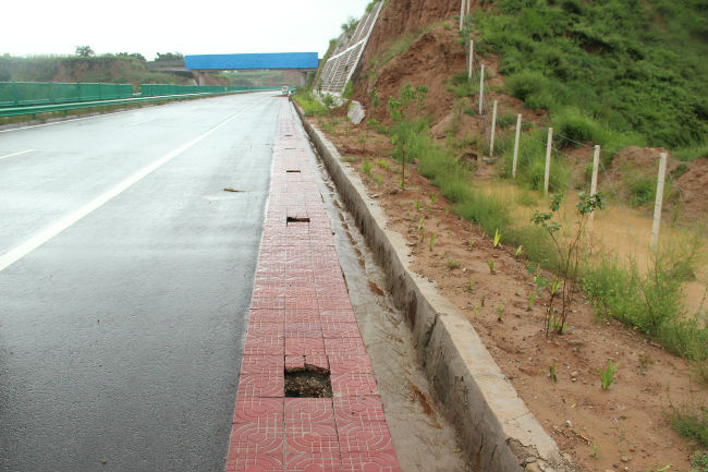 高速公路路基防护排水现场施工实录之五-IMG_1172.JPG