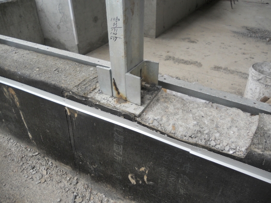 这是一根底部幕墙主龙骨找找那错了