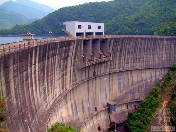 土坝土工膜资料下载-水库大坝异常渗漏原因及处理措施