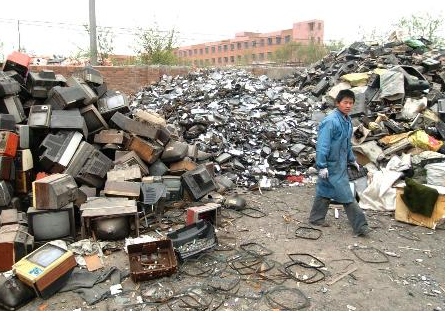 聚苯板挤塑板岩棉板资料下载-专家揭内幕：90%地暖辅材挤塑板涉“毒”  