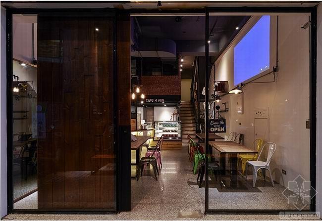 罗曼蒂克的咖啡馆设计资料下载-混搭亲子欢乐时光的咖啡馆 / Antonio Chen