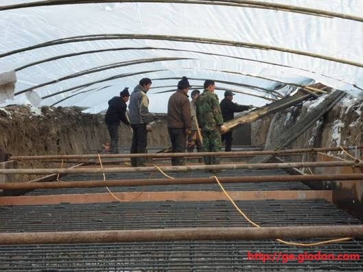 水泥现场保护措施资料下载-冬季混凝土施工的防护措施