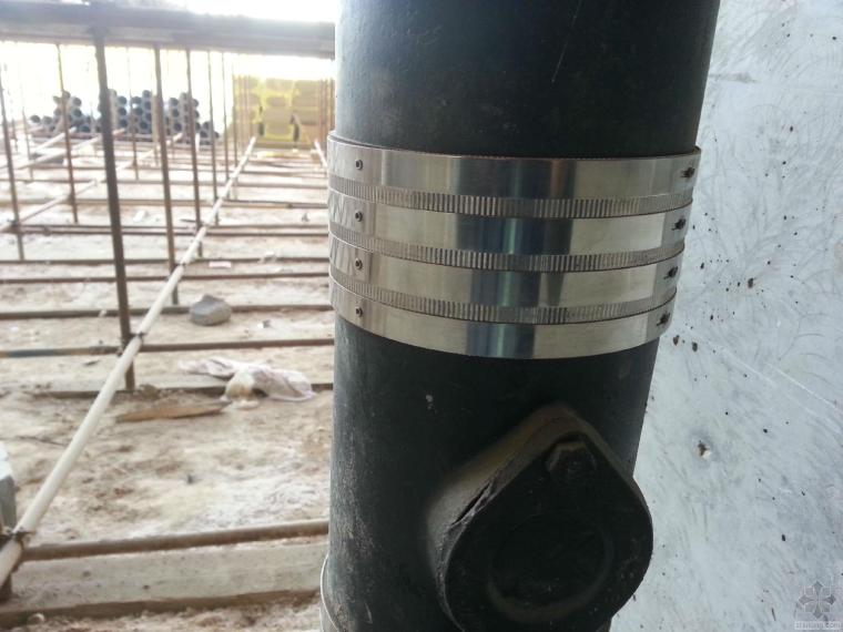 机制铸铁排水管安装资料下载-铸铁排水管连接图片